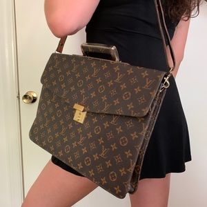 Louis Vuitton Bag *AUTHENTIC VINTAGE DESIGNER*